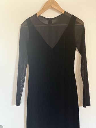 Damen Kleid schwarz Samt mit Tüll Ärmeln guter Zustand