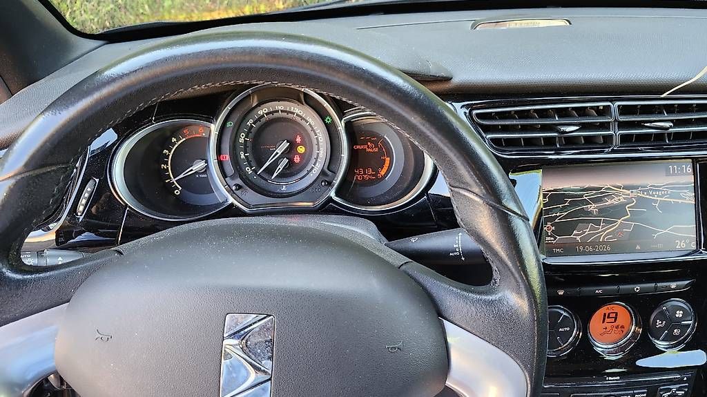 Autos: Citroën DS3 1.6 HDi 90 ch STT – Gebraucht aus Lausanne 26 von mia_262l