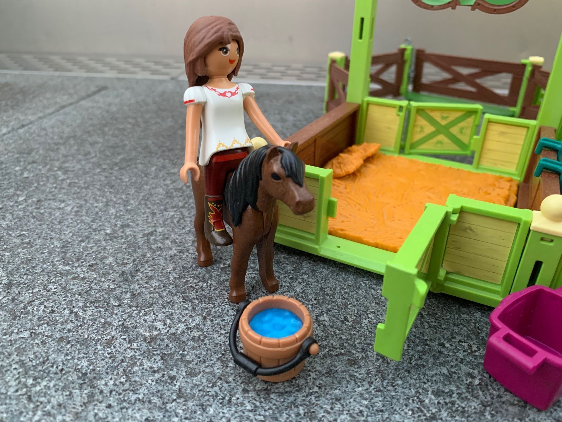 Playmobil Giocattoli: Playmobil Spirit Riding Free Pferdebox – Usato da Zürich venduto da iri_dqw7 4