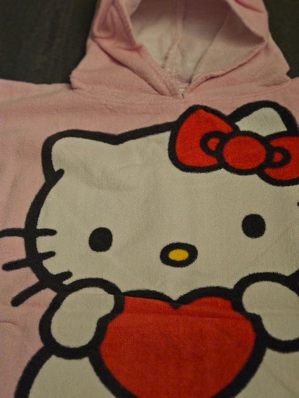 Bademäntel: Hello Kitty Mädchen Bade-Poncho - Bademantel - pink – Gebraucht aus Niederbipp von FeenWERK 2