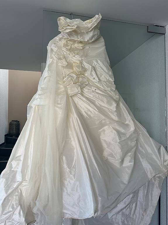 Kleider: Hochzeitskleid – Gebraucht aus Untereggen von mir_5zwb
