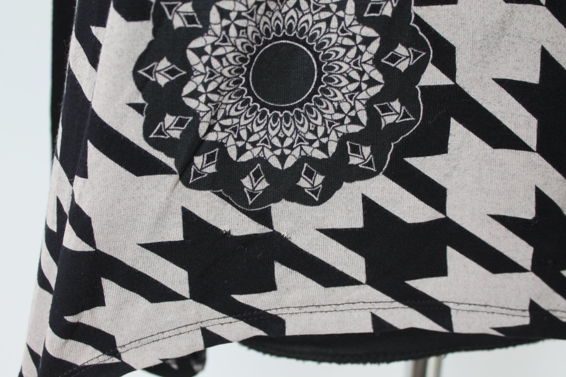 Desigual Maglioni & Felpe: Sweatshirt DESIGUAL taille L – Usato da Chez-le-Bart venduto da jasse 1
