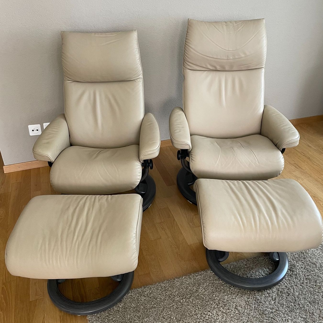 Poltrone: Relaxsessel mit Hocker Leder beige, drehbar – Usato da Andwil SG venduto da Andwil11