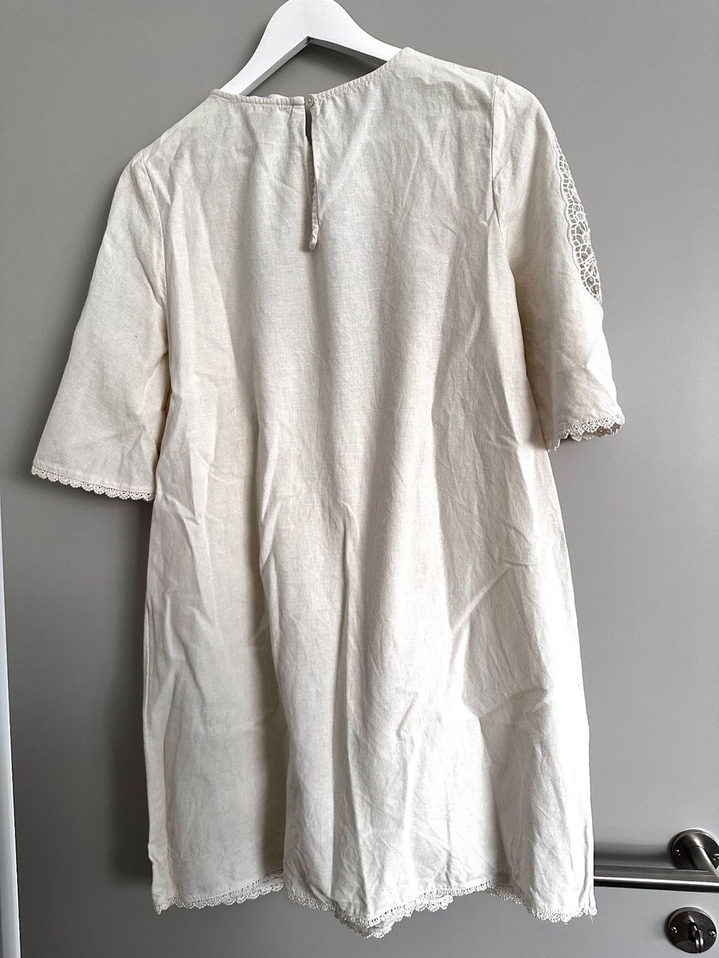 Mango Vestiti: Sommerliches Kleid mit Spitze von Mango – Nuovo (secondo la descrizione) da Haldenstein venduto da enie123 2