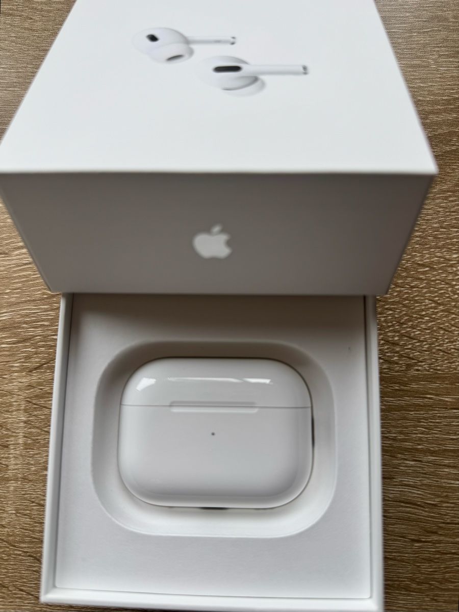 Apple Cuffie: APPLE AirPods Pro 2 - Wireless / MagSafe Charging Case – Usato da Zürich venduto da collins9_kate1 1