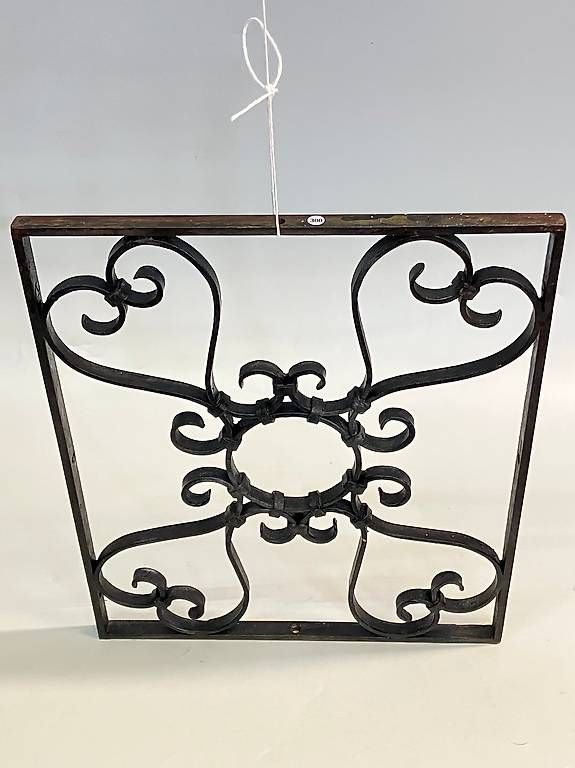 Grilles & Grillages: Antikes Eisengitter mit Herzen – D'occasion à Horw par luzernicus 1
