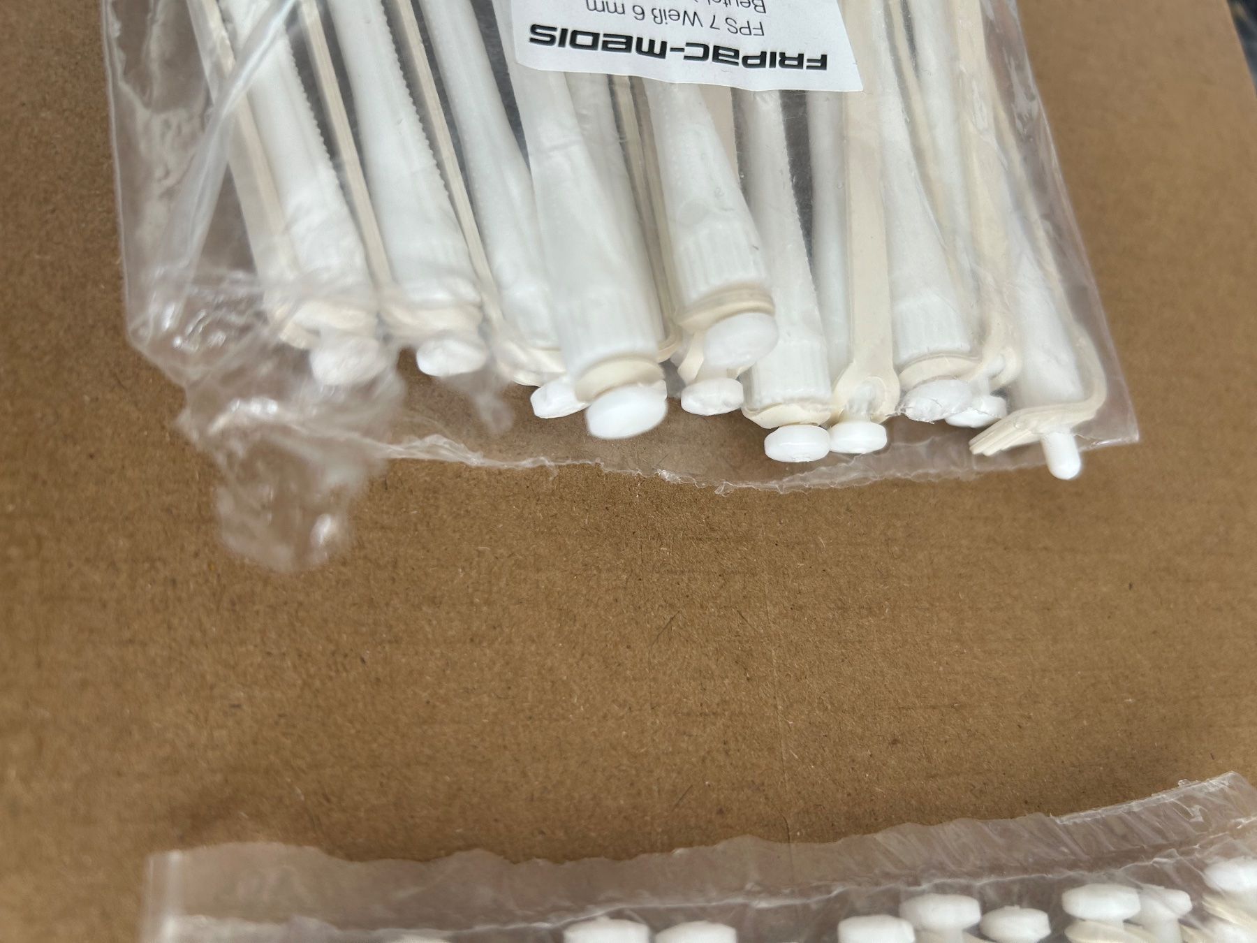 Fers à boucler & lisser: 24 Dauerwellwickler / Dauerwellstäbchen – D'occasion à Oberurnen par simgug 1