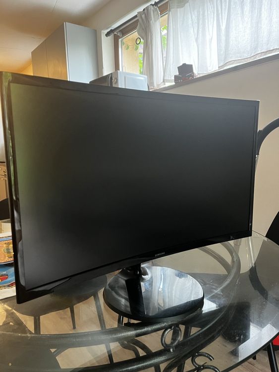 Curve monitor Samsung 24” (Gebraucht) in Zürich für CHF 25 – nur ...