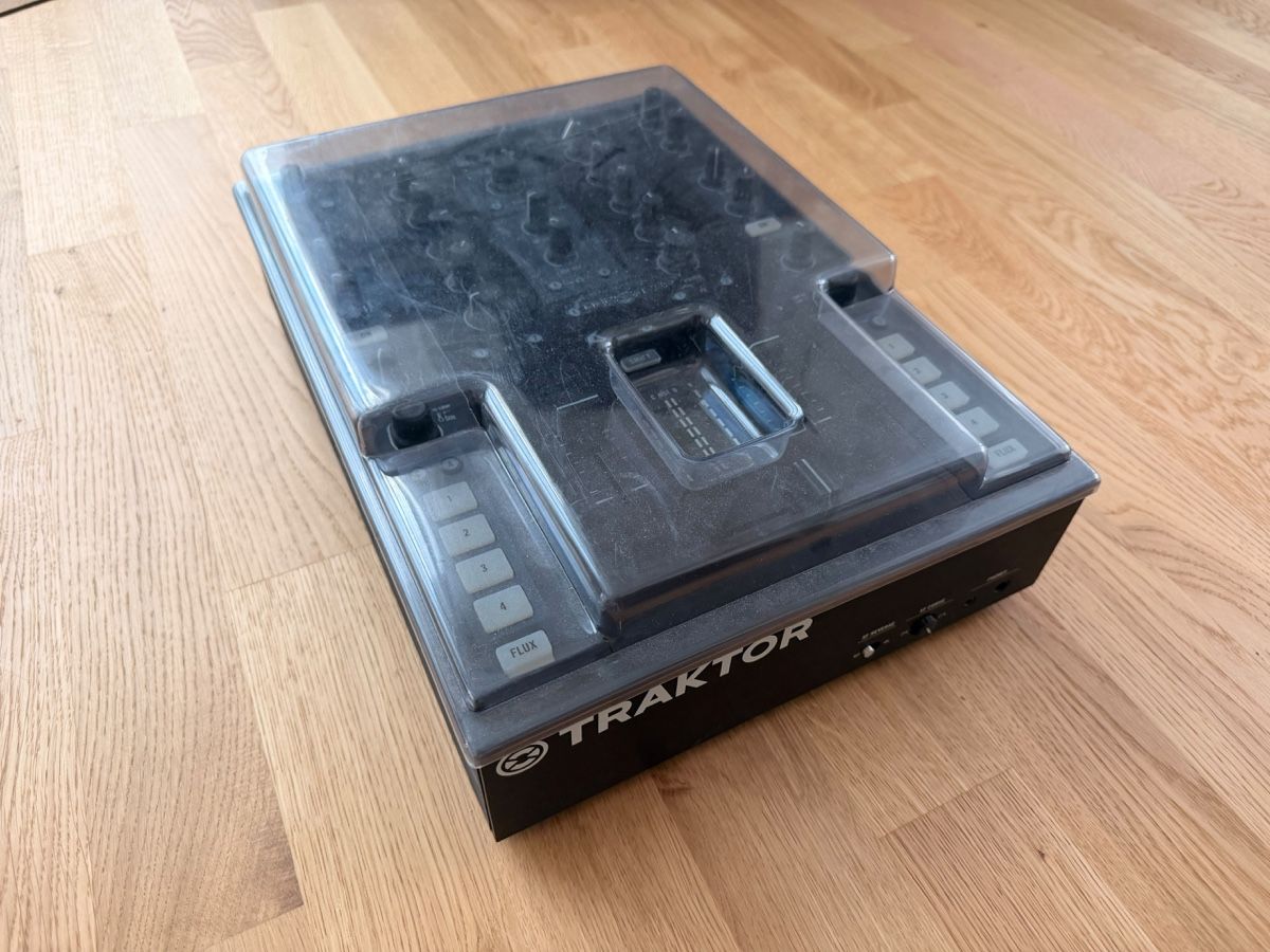 Native Instruments Mischpulte: Native Instruments Traktor Kontrol Z2 DJ Mixer + Decksaver | – Gebraucht aus Sirnach von Luca1217 5