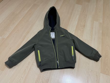 Softshelljacke mit Kapuze - wasserdicht 116