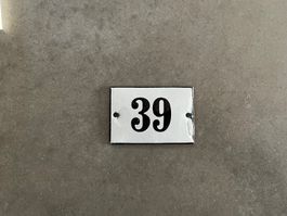 Altes Emailschild 39