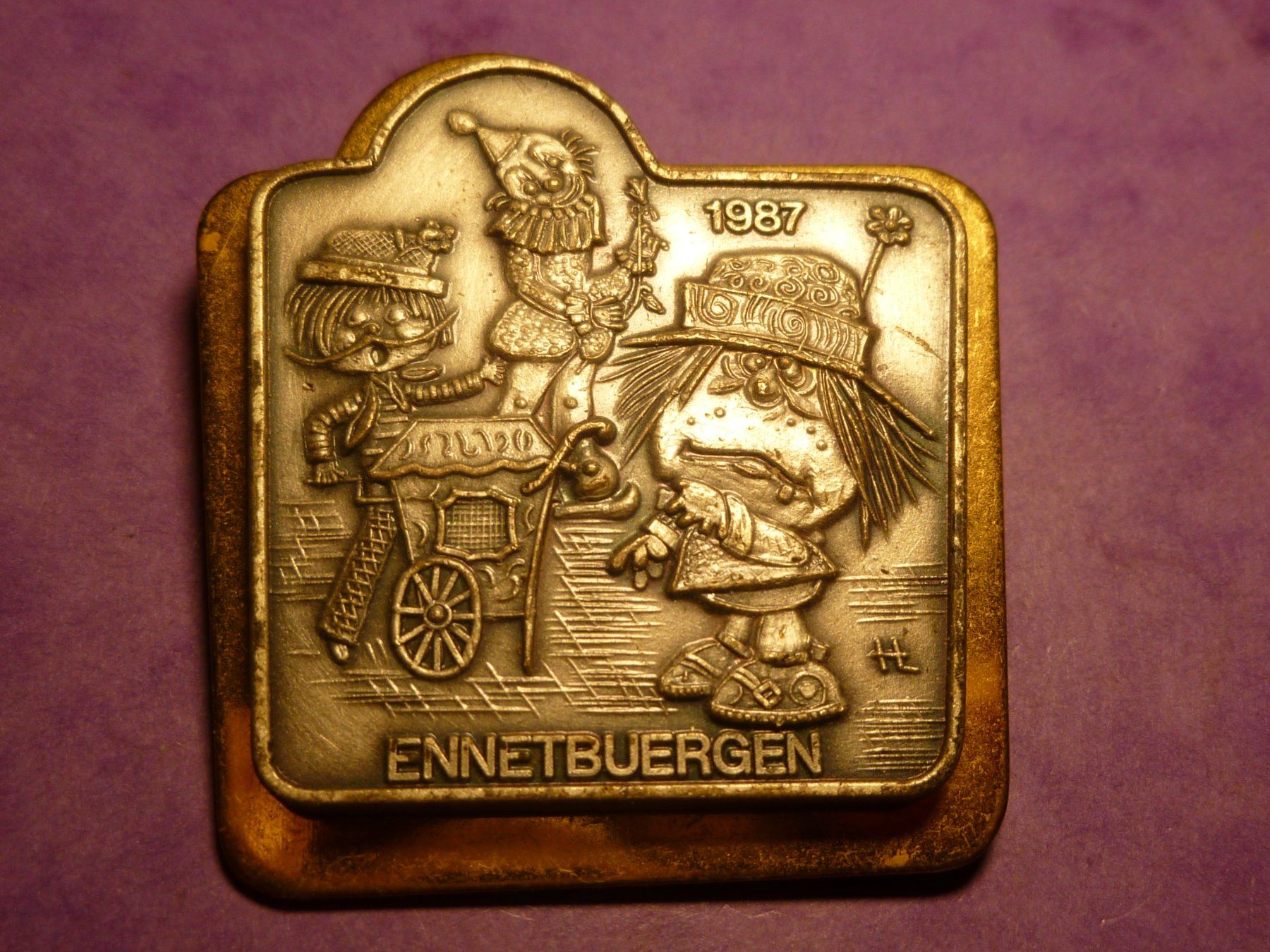 Placchette & Badge: Ennetbürgen 1987 Gold – Usato da Ried (Muotathal) venduto da Mandarin02