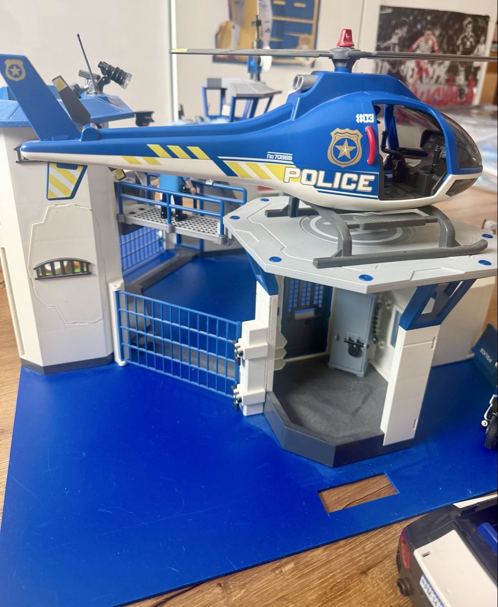 Playmobil Giocattoli: Playmobil Polizeikommando mit Auto, Helikopter etc. – Usato da Nänikon venduto da Nd73 6