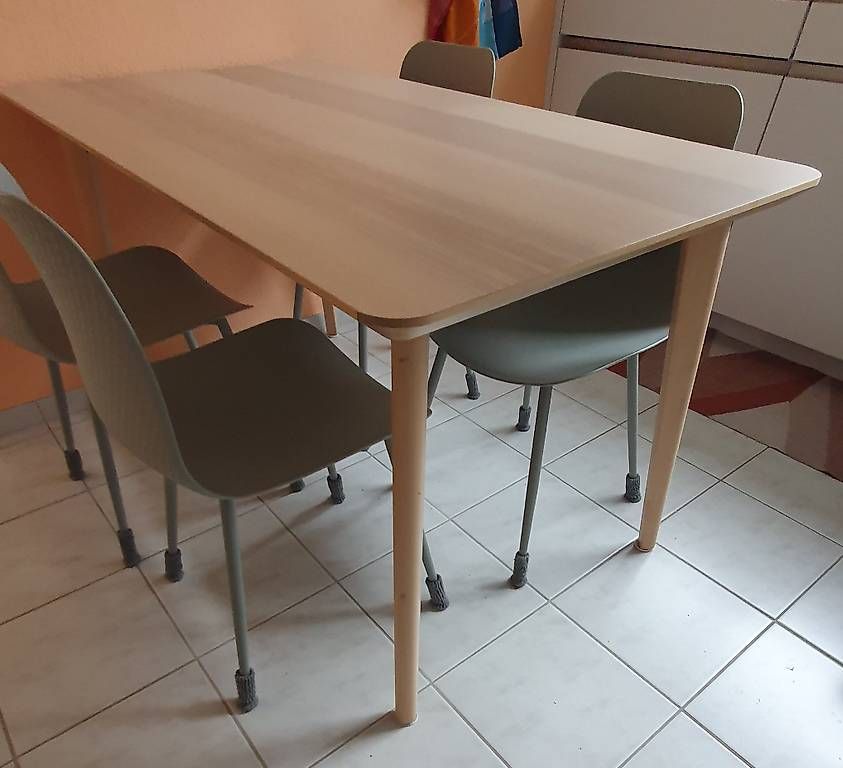 Ikea Tavoli: Küchentisch mit 4 Stühlen – Usato da Gümligen venduto da fam_7nht 2