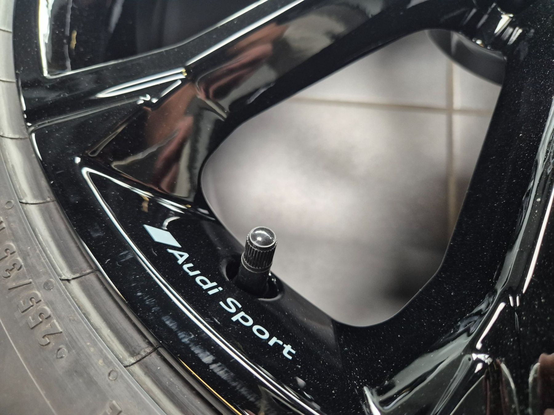 Audi Pneumatici & Ruote complete: Winterräder 21" Audi RSQ3 – Usato da Winterthur venduto da WEWi-Ersatzteile 2