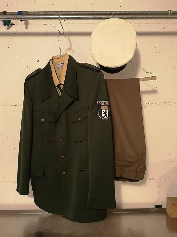 Uniformen: Original Berliner Polizeiuniform – Gebraucht aus Oberentfelden von Danirichner 2