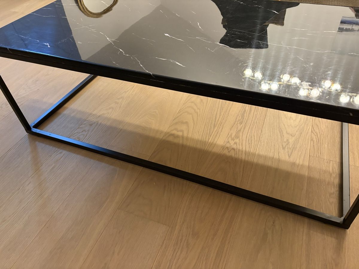 Kare Tische: Couchtisch – Gebraucht aus Zürich von Cl_di 3