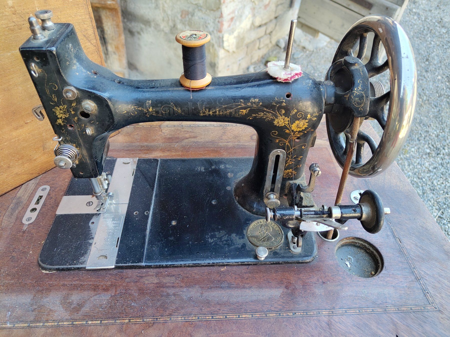 Victoria Macchine da cucire: Nähmaschine Original Victoria – Usato da Freienstein venduto da fab_z89p 2