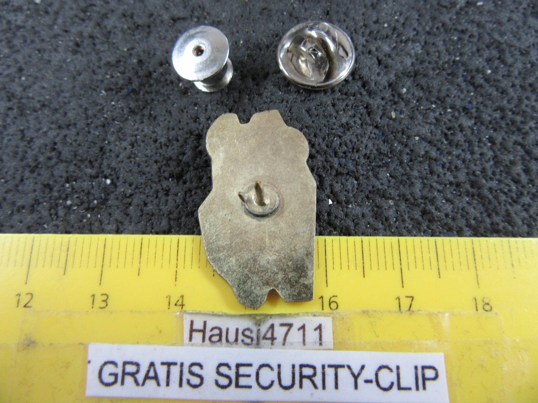 Chevrolet Plaketten & Abzeichen: CORVETTE VETTE 1972 AUTO PIN GLASIERT – Gebraucht aus Ettingen von Hausi4711 1