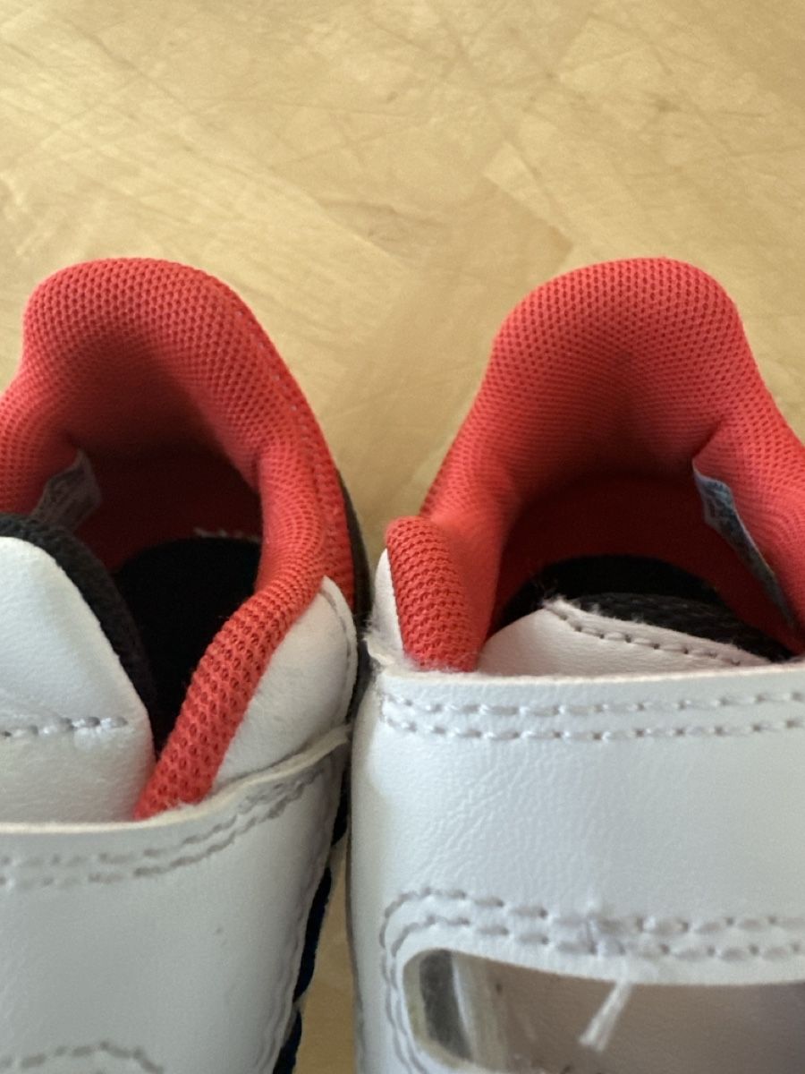 Adidas Scarpe per ragazzi: Adidas Kinder Sneaker Klettverschluss Gr. 25 – Usato da St. Gallen venduto da Niky2609 4