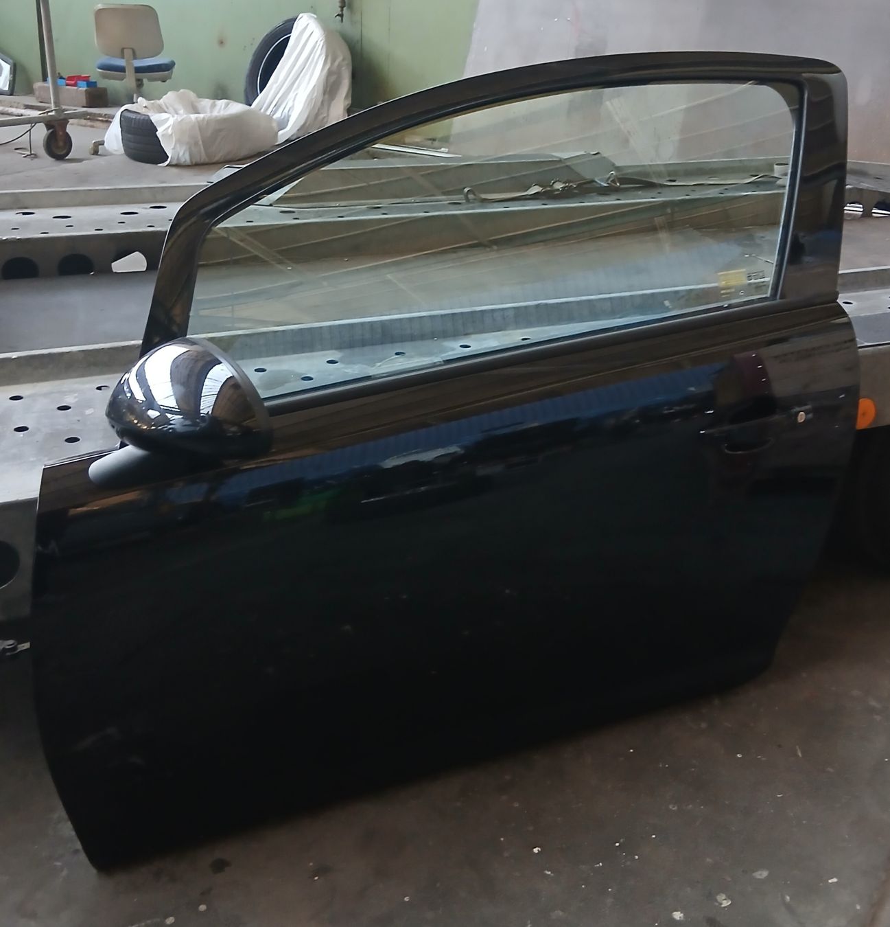 Opel Tutti pezzi di ricambio auto: Portière gauche Opel Corsa D – Usato da la heutte venduto da Auto-stock