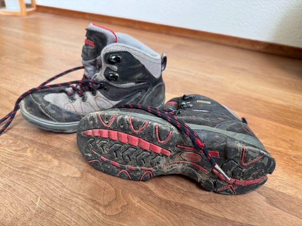 Scarpe per ragazzi: Trekkingschuhe,Trevolution,  Grösse 32 – Usato da Gurtnellen venduto da AlexandraB51 1