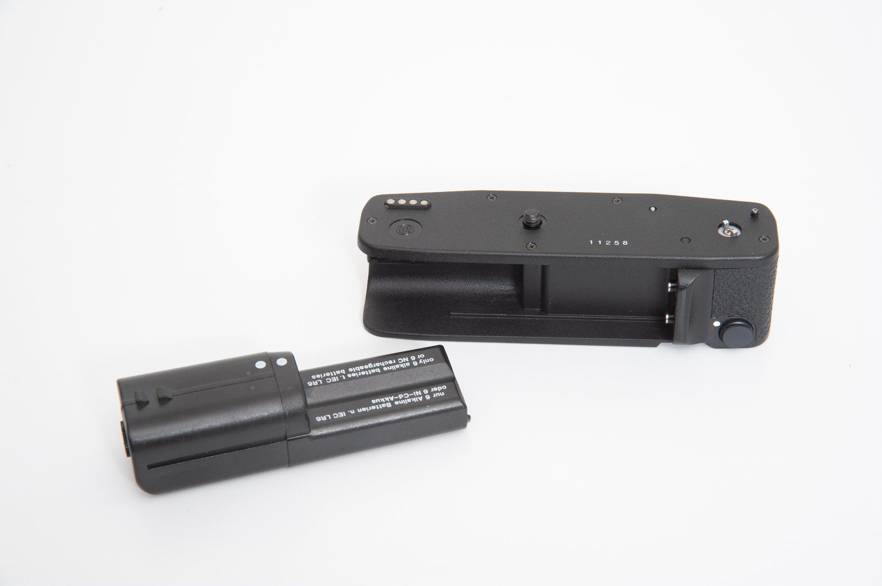 Leica Fotocamera: Leica Leitz Motor Winder R3 – Difettoso da Lausanne venduto da Phlox02 4