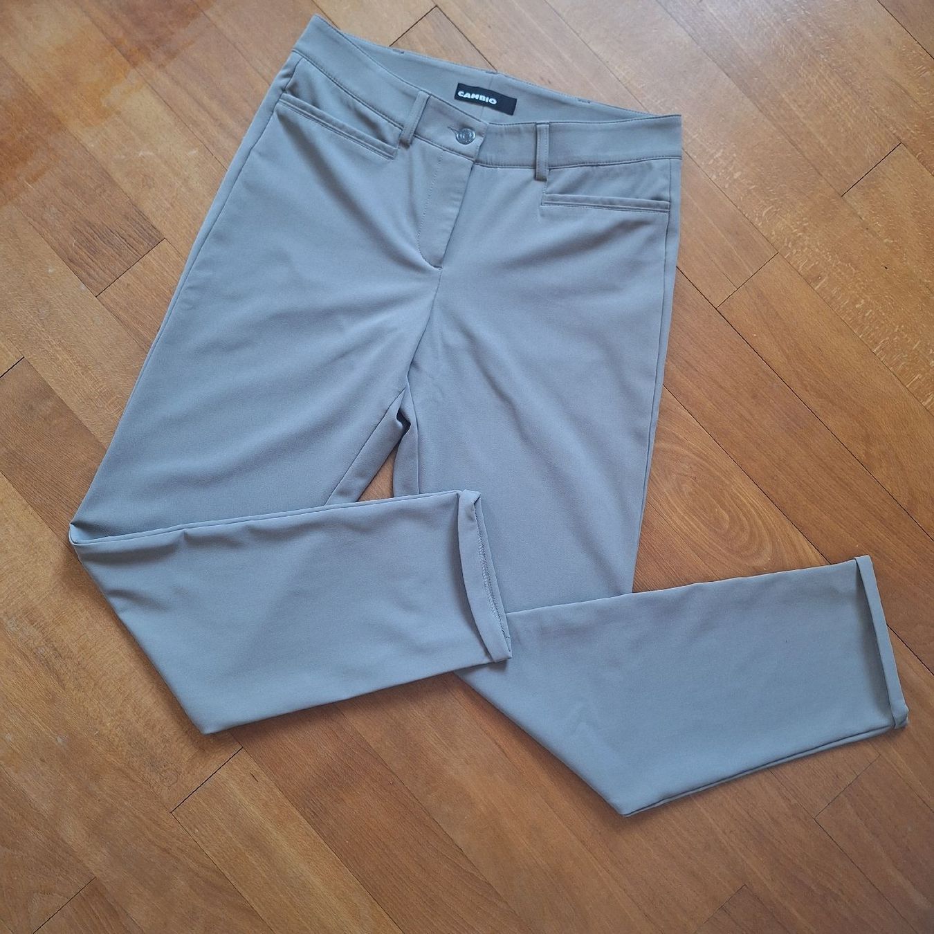 Cambio Pantaloni: Schöne Cambio Hose, Grösse 36, Farbe hellgrau – Usato da Wettingen venduto da Blau8 9
