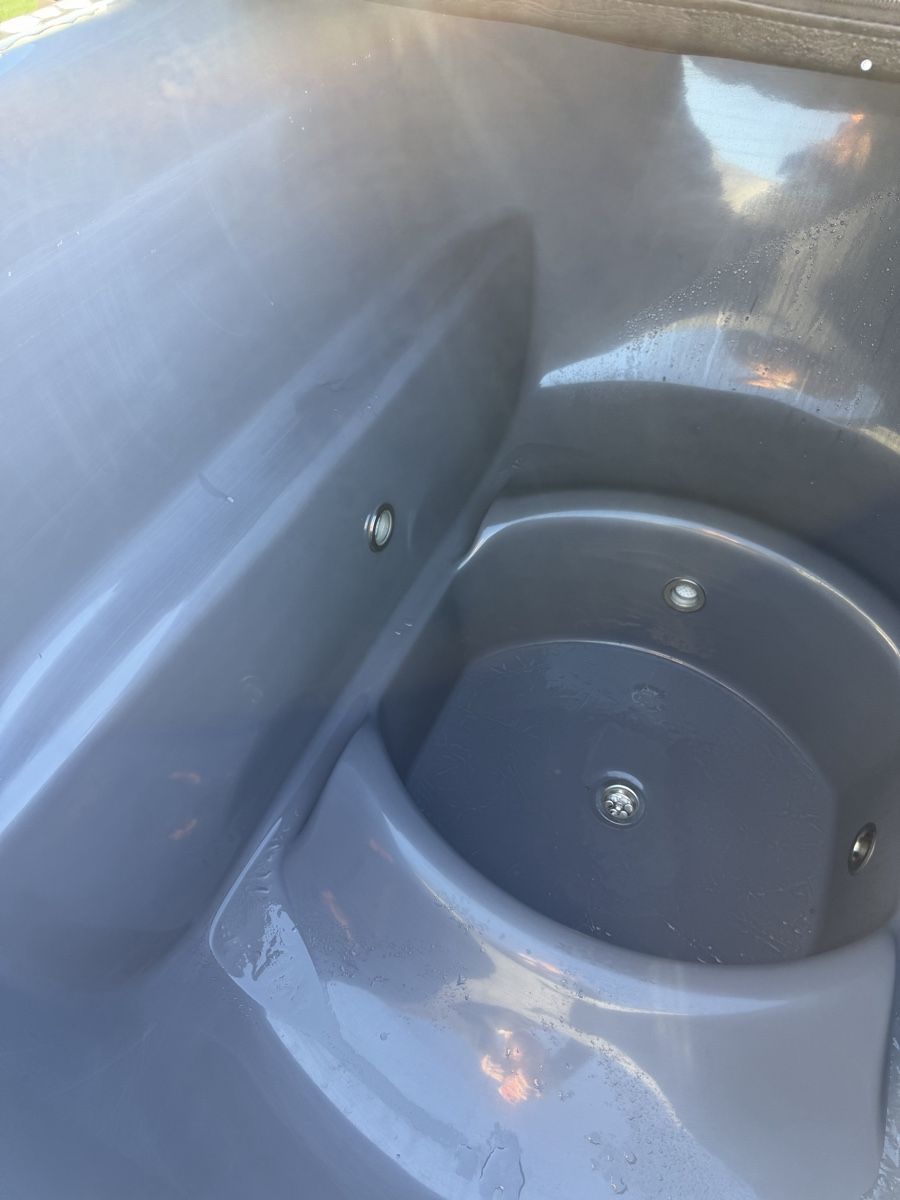 Whirlpool: Hot Pod – Gebraucht aus Wangen SZ von ca018 4