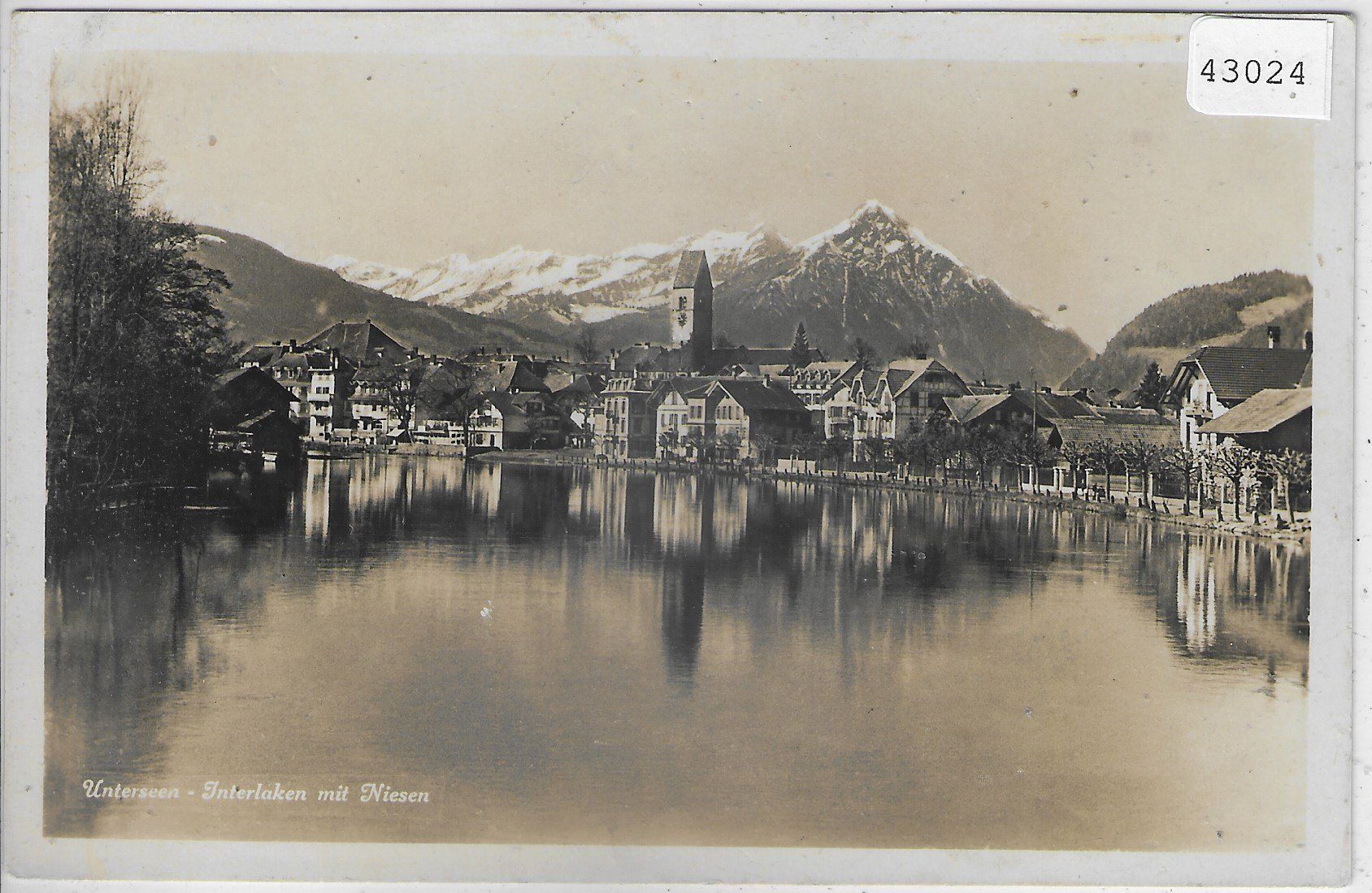 Cartoline postali: Unterseen - Kirche, erbaut 1285 – Usato da Ettingen venduto da Kartenplanet