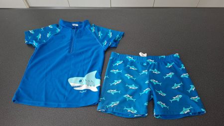 Badeset Badehose und UV Schwimmshirt Hai 110/116
