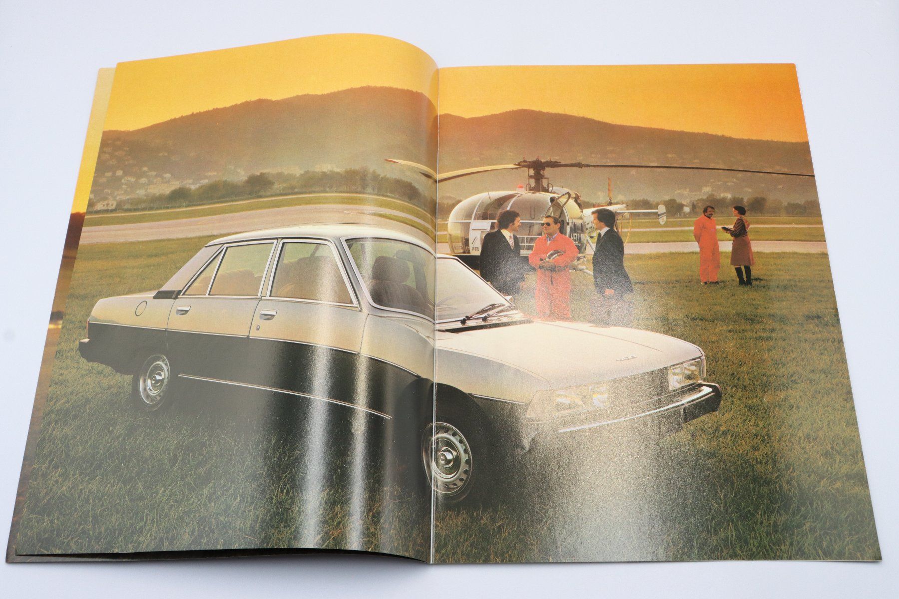 Peugeot Documenti: Peugeot 604 1977 Prospekt – Usato da Bühl b.Aarberg venduto da Collectorpassions 3