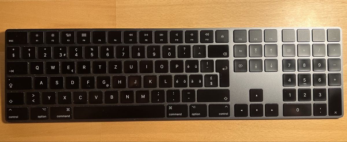 Apple Claviers: Apple Magic Keyboard Ziffernblock Space Grau CH – D'occasion à Wangen SZ par DCIT