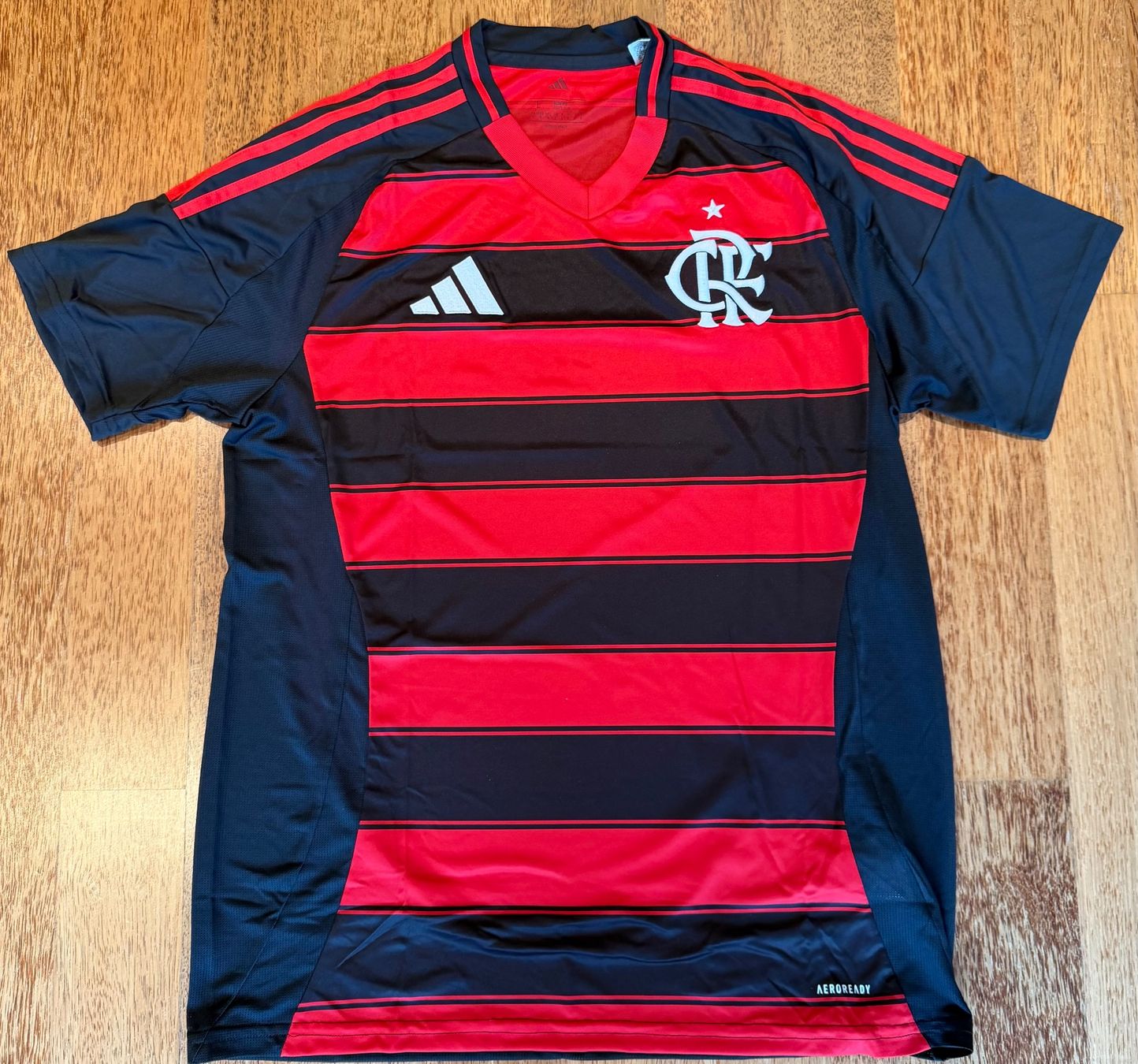 Adidas Canottiere & Pantaloni: Flamengo Home Shirt - Saison 2025 – Nuovo (secondo la descrizione) da Hermetschwil-Staffeln venduto da Beat131