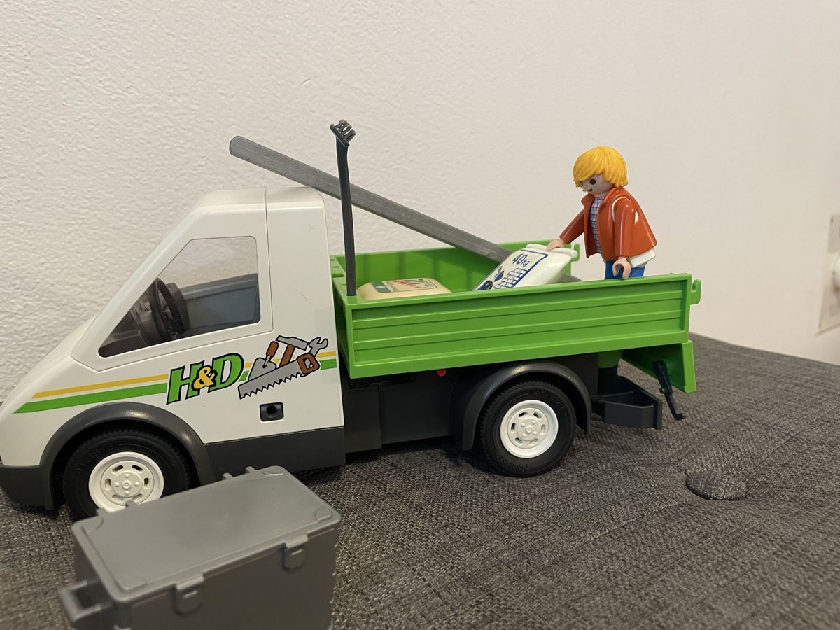 Playmobil Spielzeuge: Playmobil-LKW mit Zubehör – Gebraucht aus Chur von Tsambiko 6