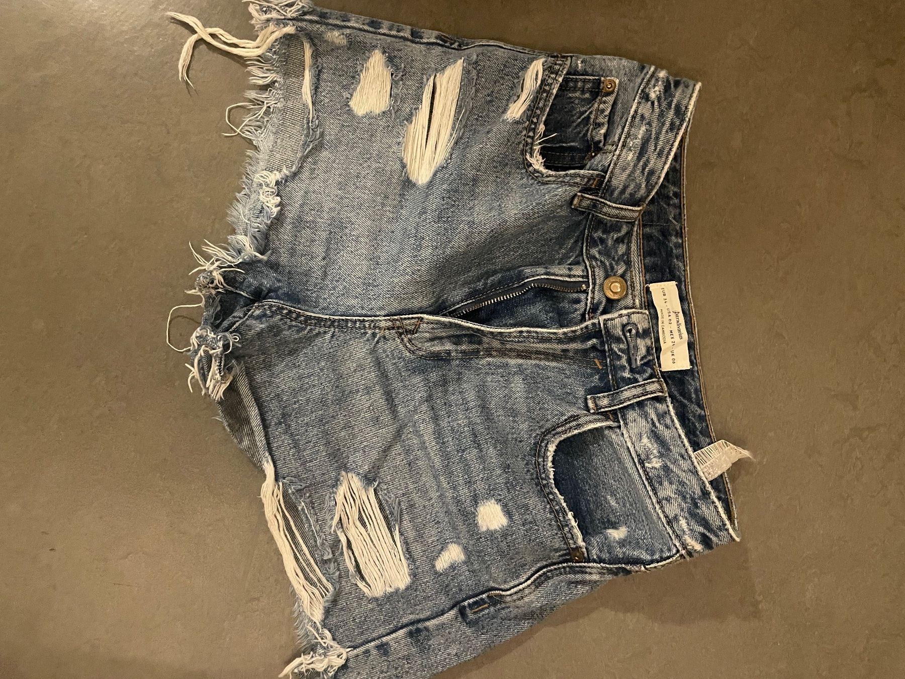 Stradivarius Pantalons: Stradivarius Shorts – D'occasion à Zürich par Ivona3 1