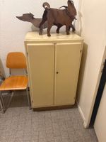 Büroschrank gelb 20er Jahre