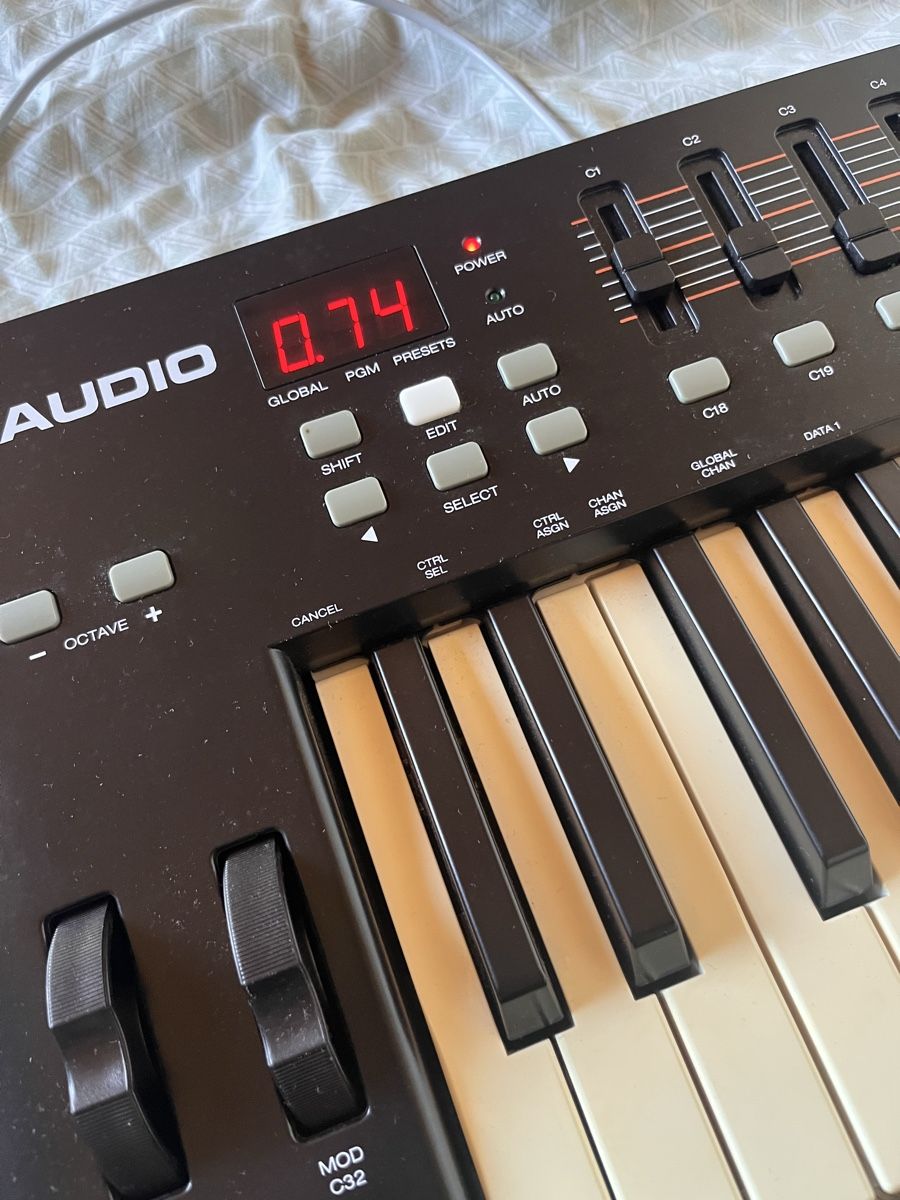 M-Audio Musikinstrumente: Clavier MIDI M-Audio Oxygen 49 – Gebraucht aus Lausanne von hen_p2mh 2