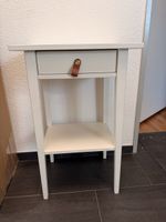 Weisses Nachttischli / Tischli mit Schublade,