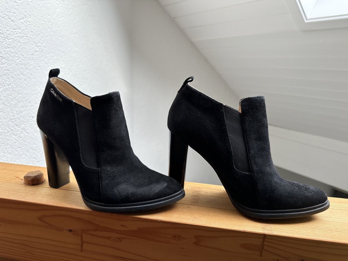 Calvin Klein Scarpe da donna: Calvin Klein Wildleder Stiefeletten Gr. 37 – Usato da Wittenbach venduto da mio_l5mr 1