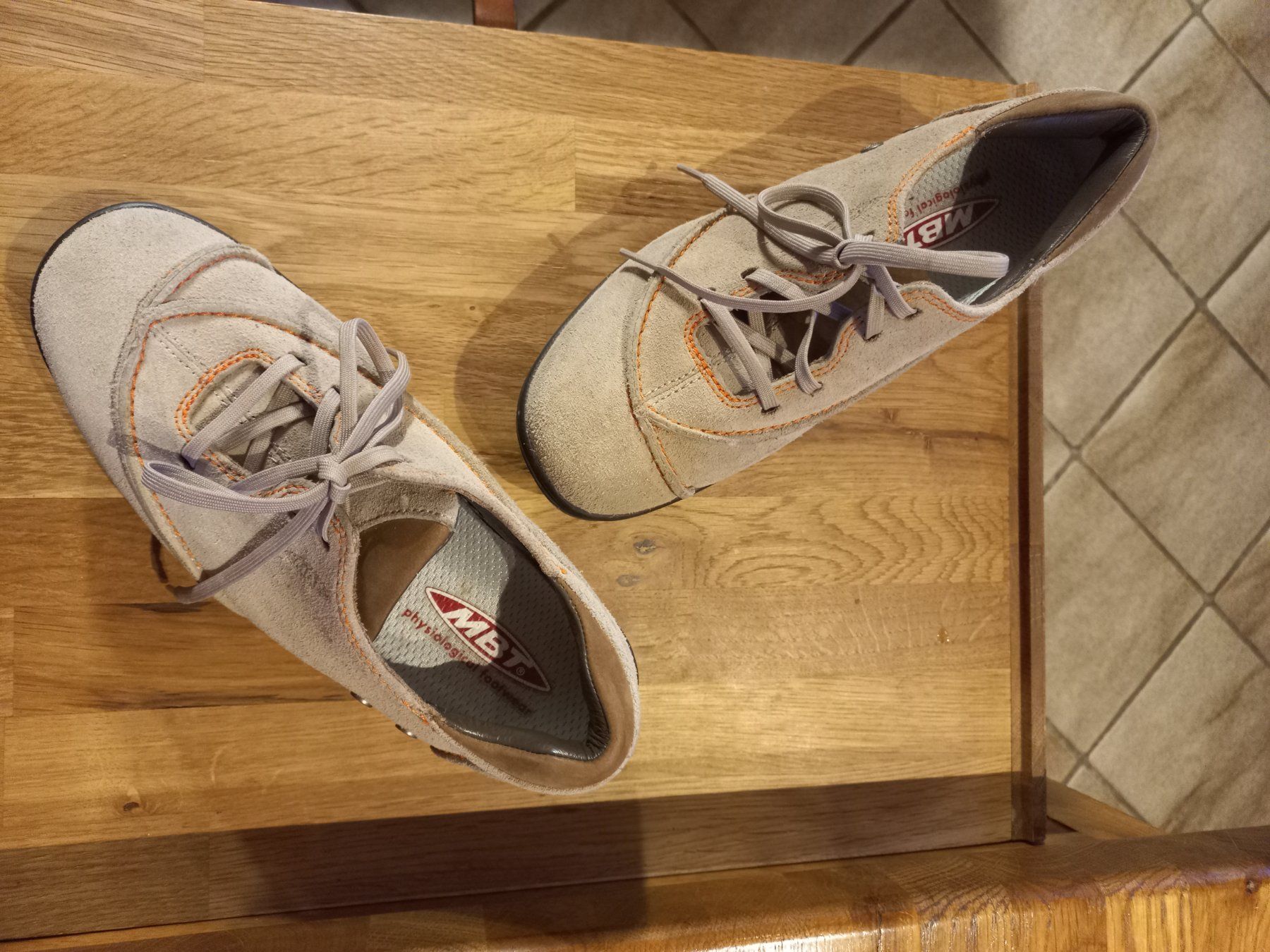 MBT Scarpe da donna: Chaussures mbt 36,5 – Usato da Gingins venduto da danolive