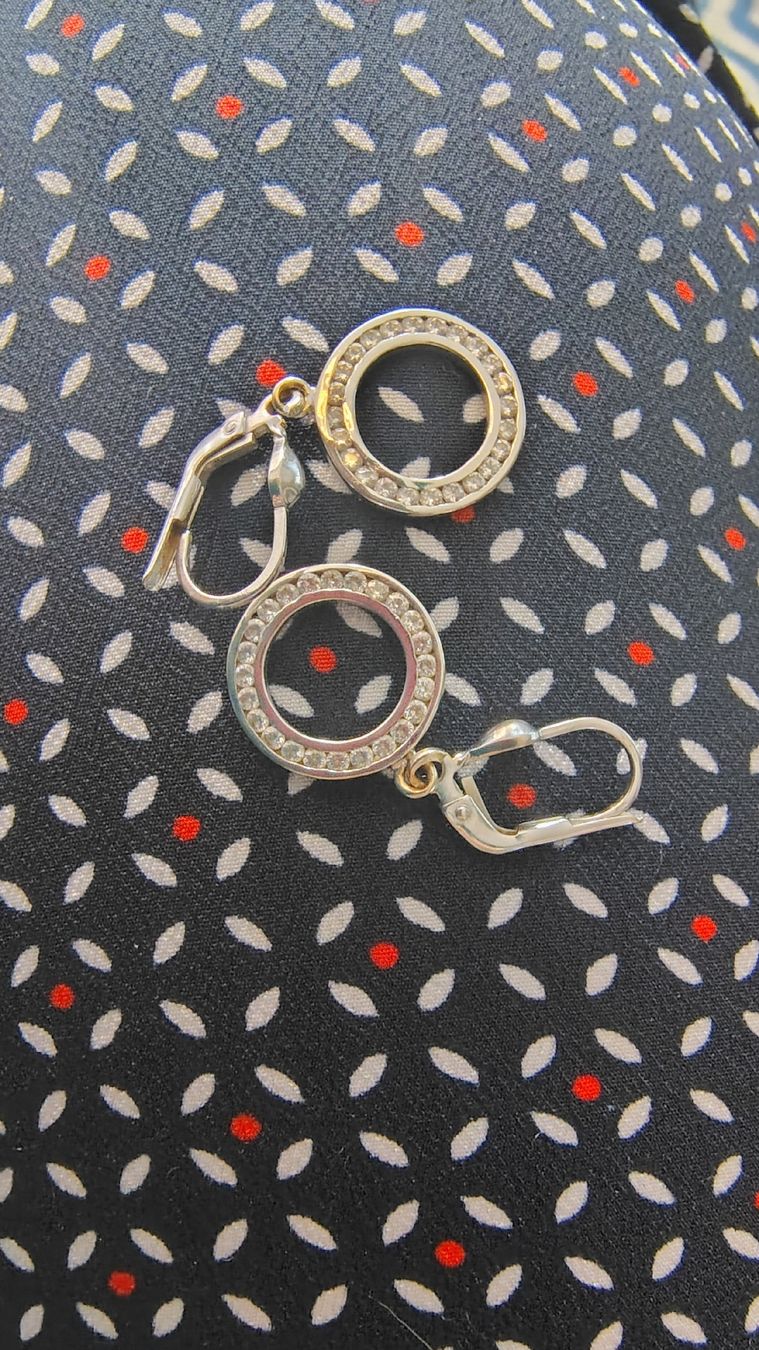 Boucles d'oreille: Boucle d'oreille or 750 – D'occasion à Puidoux par Sophia70