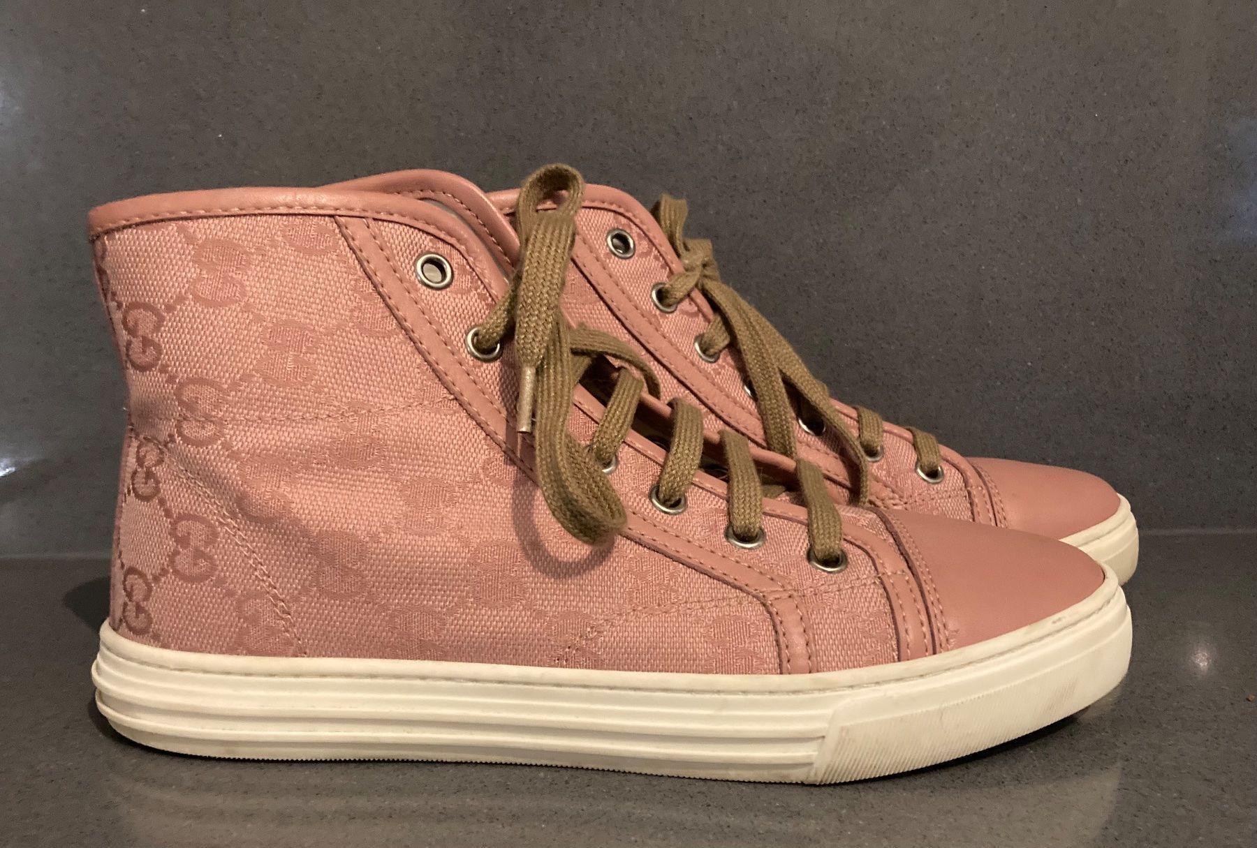 Gucci Scarpe da donna: Gucci sneakers no 35 – Usato da Paradiso venduto da Kayakara 1