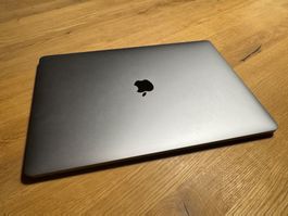 MacBook Pro 15” (2017, 2021) - 1TB SSD 16 GB RAM Radeon Pro