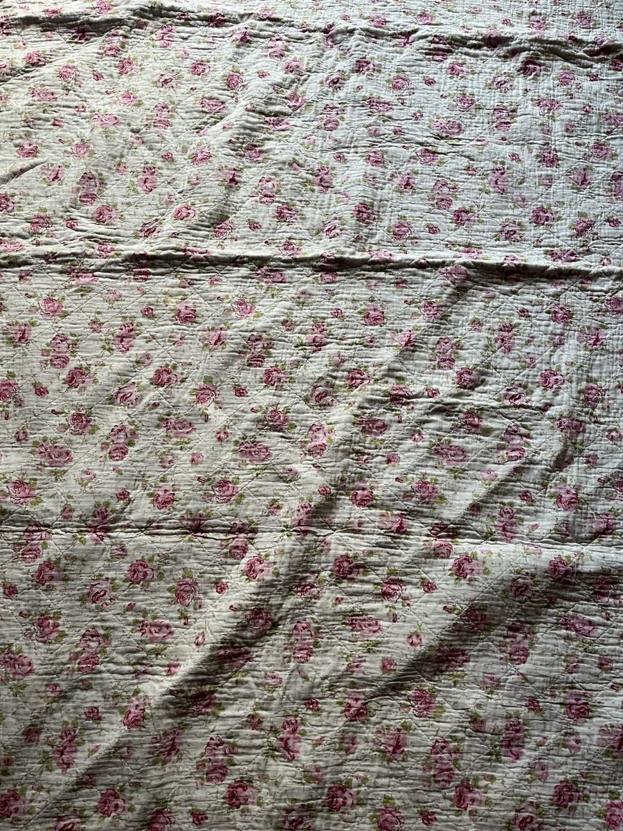 Decken: Schöner Rosenbettüberwurf oder Decke – Gebraucht aus Wiggen von Zauber_fee