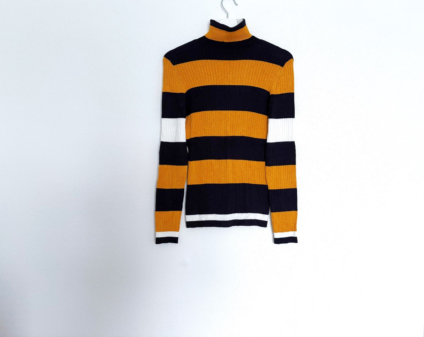 Maglioni & Felpe: Gestreifter Damen Pulli Rollkragenpullover, Gr. S – Usato da Holzhäusern ZG venduto da paula_w