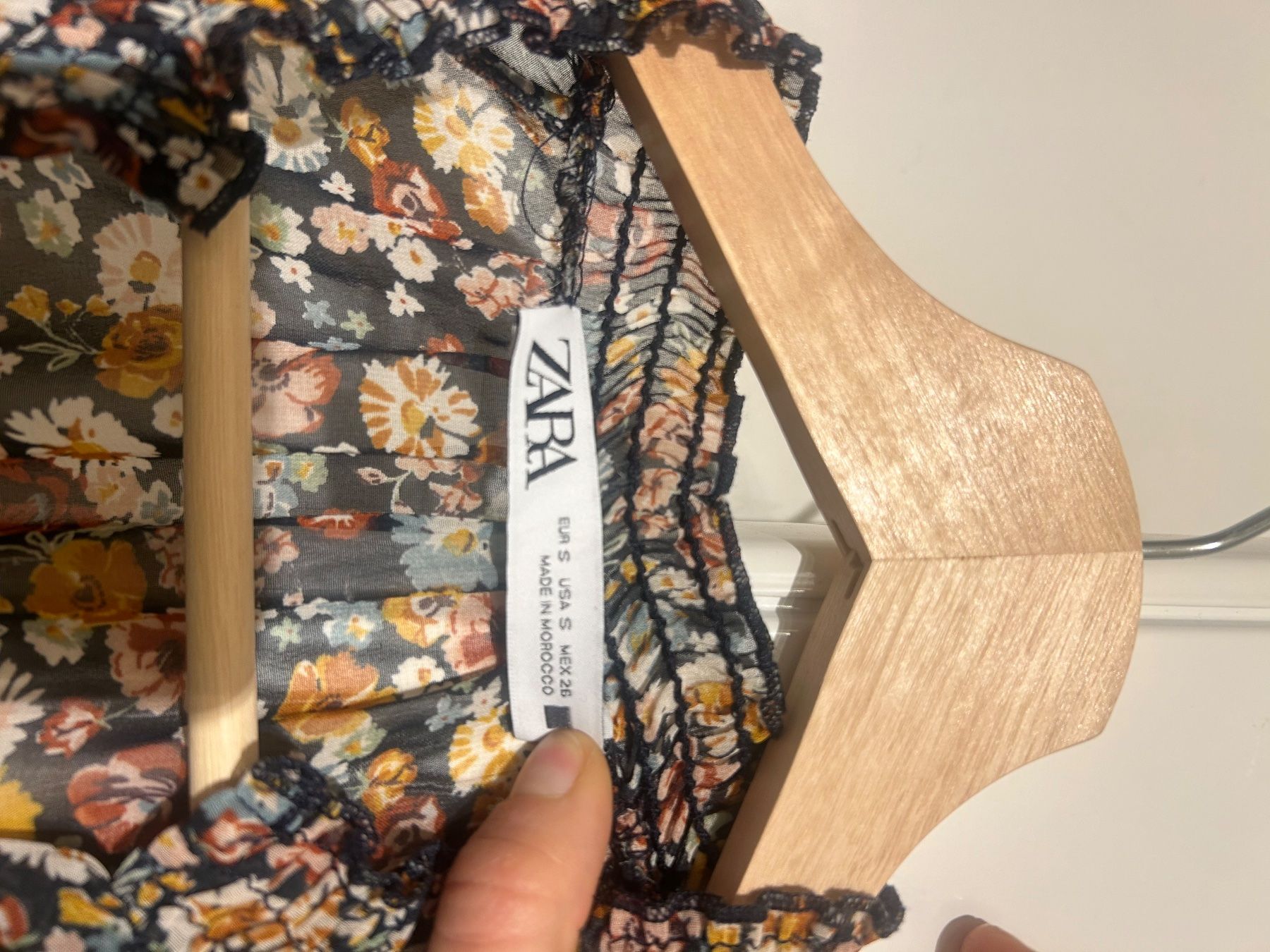 Zara Vestiti: Robe Zara à fleurs automnales, taille S – Nuovo (secondo la descrizione) da Vesenaz venduto da emi_videsonarmoire 3