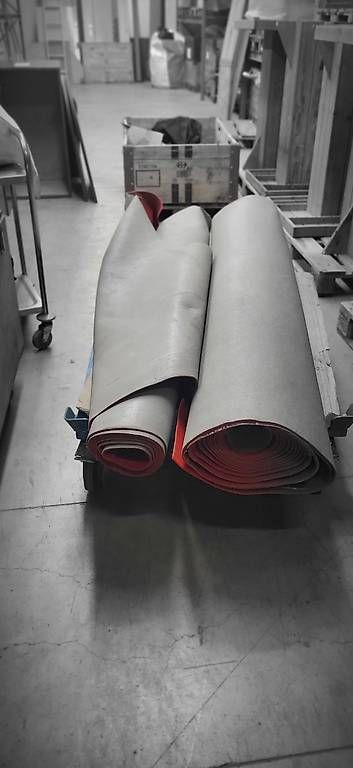 Tappeti: Roter Teppich ca 10 m x 2 m – Usato da Rheineck venduto da inf_kv7d