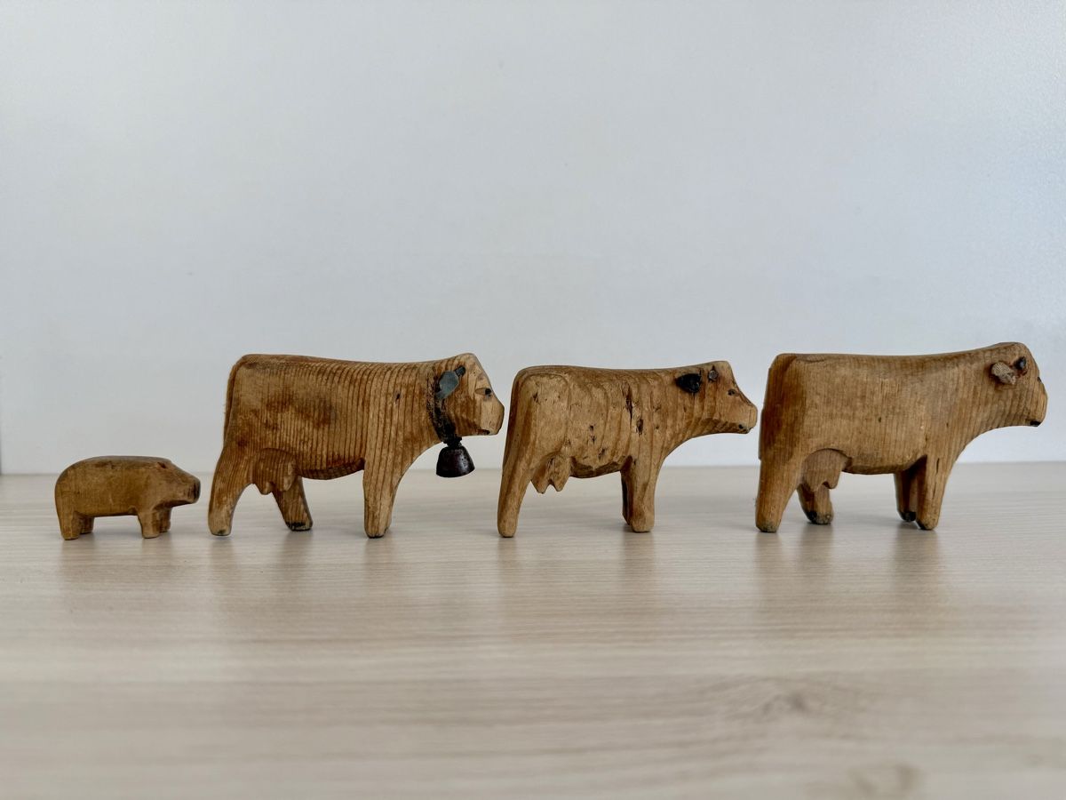 Figuren: Schöne handgeschnitzte Holzkühe – Gebraucht aus Sargans von foxtrading 4