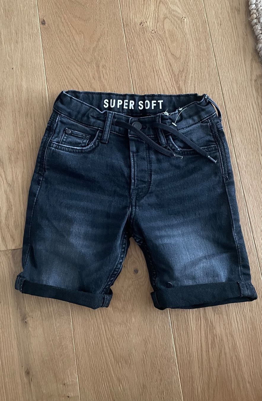 H&M Hosen: Neu Shorts H&M Gr.110 – Neu und originalverpackt aus Felben-Wellhausen von begean
